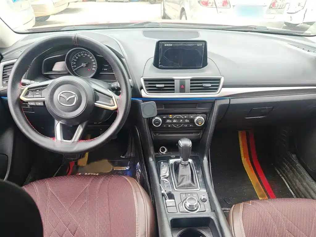 Фото 13 - Mazda Mazda 3