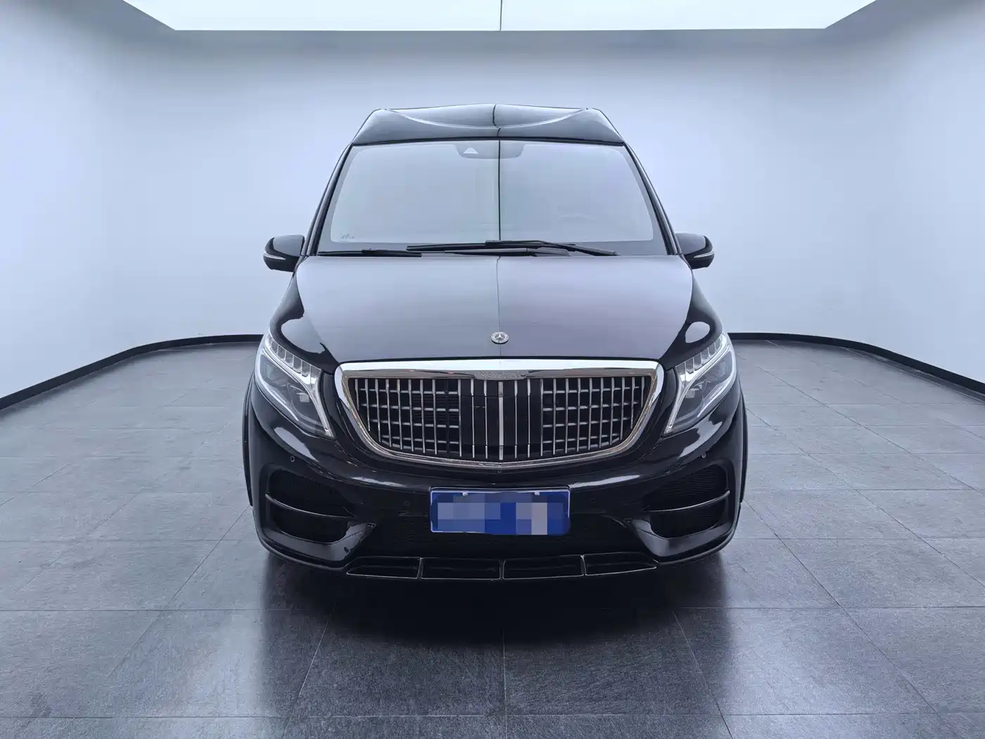 Mercedes-Benz V-Class 2018 V 260 L Premium Long Wheelbase Edition China VI фото 2