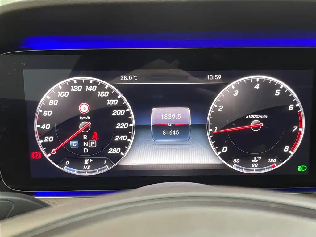 Mercedes-Benz E-Class 2016 E 200 L фото 16