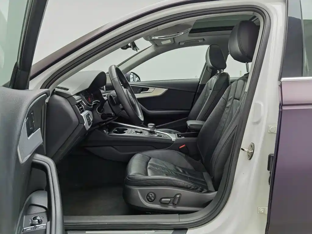 Фото 10 - Audi A4L