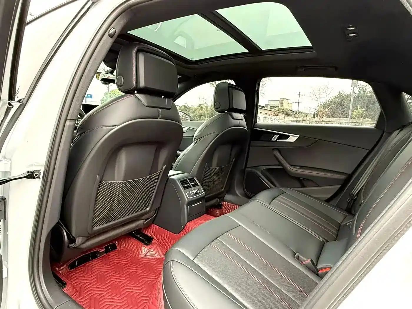 Audi A4L 2025 2025 2 Million Celebration Edition 40 TFSI Luxury Dynamic