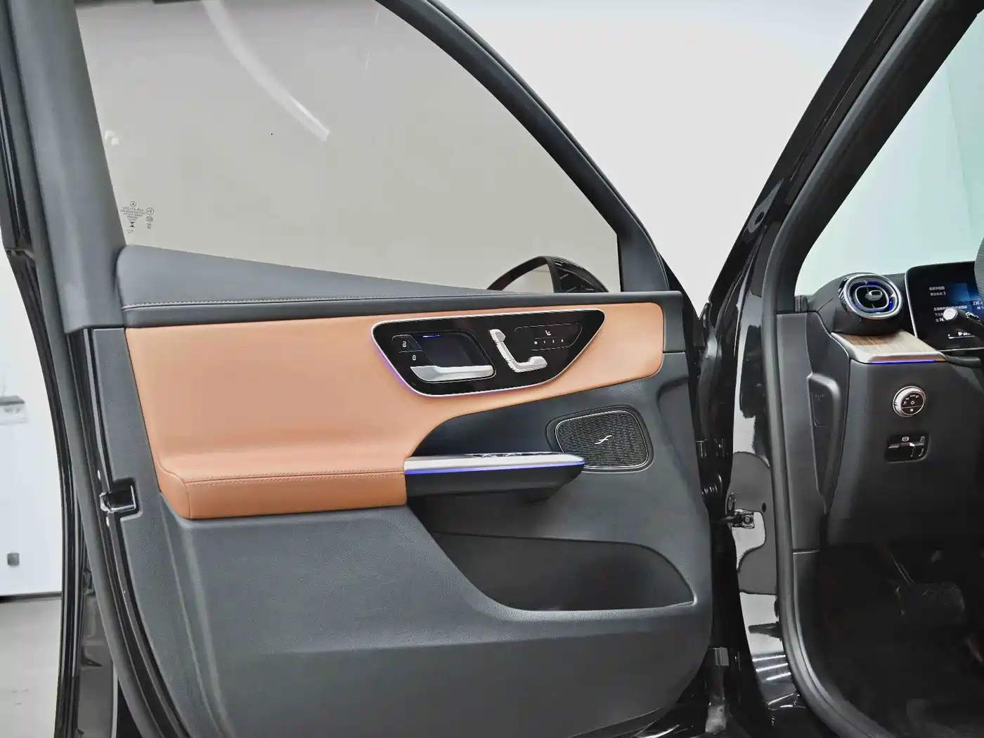 Mercedes-Benz GLC 2025 GLC 300 L 4MATIC Dynamic 5-seater фото 25
