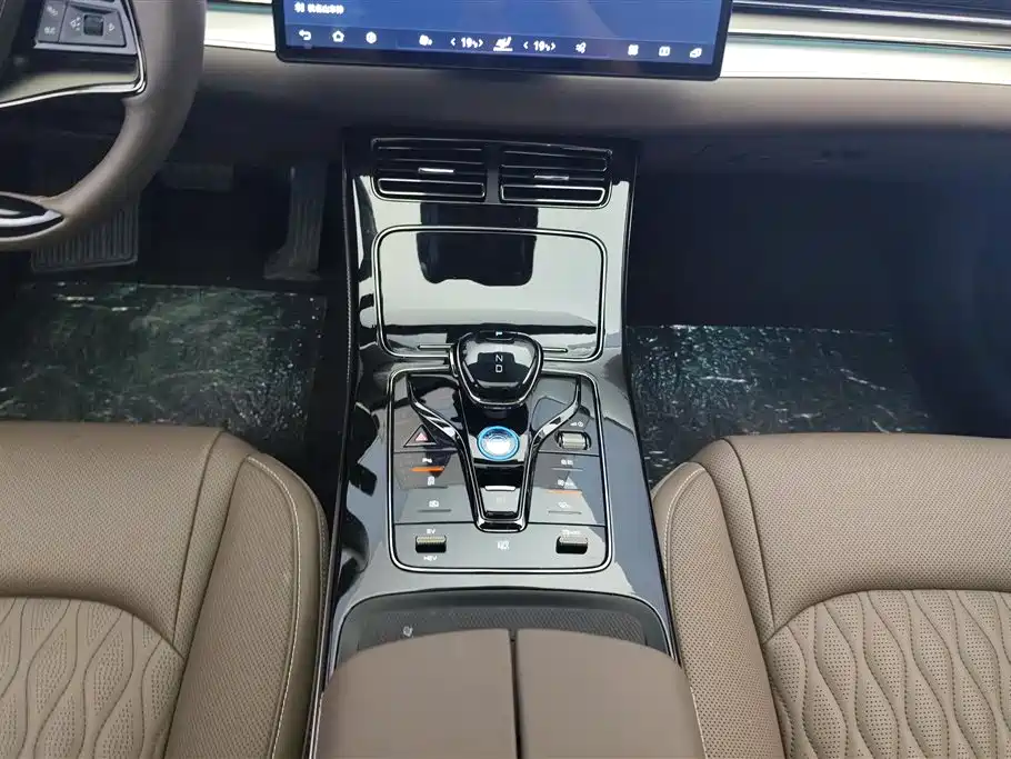 BYD Han 2025 DM-i 125KM Premium фото 16