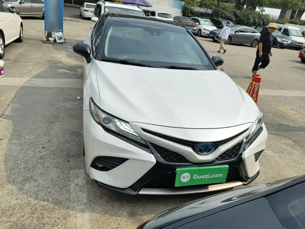 Toyota Camry 2019 Hybrid 2.5HS Trend Edition China VI фото 3