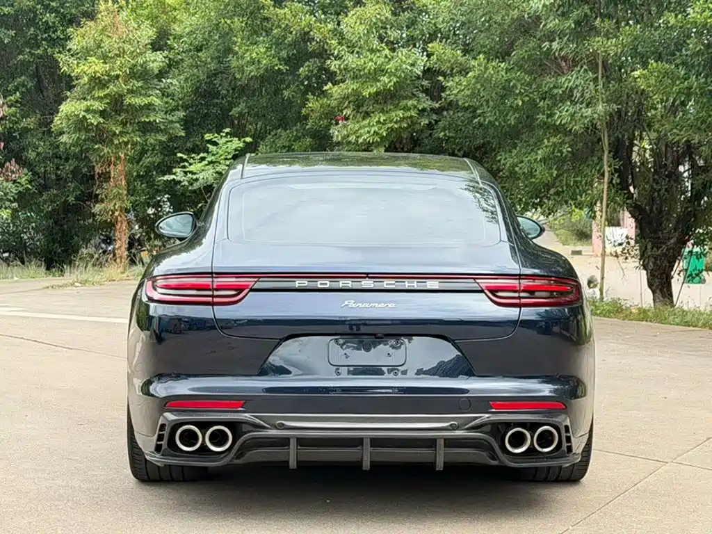 Photo 6 - Porsche Panamera