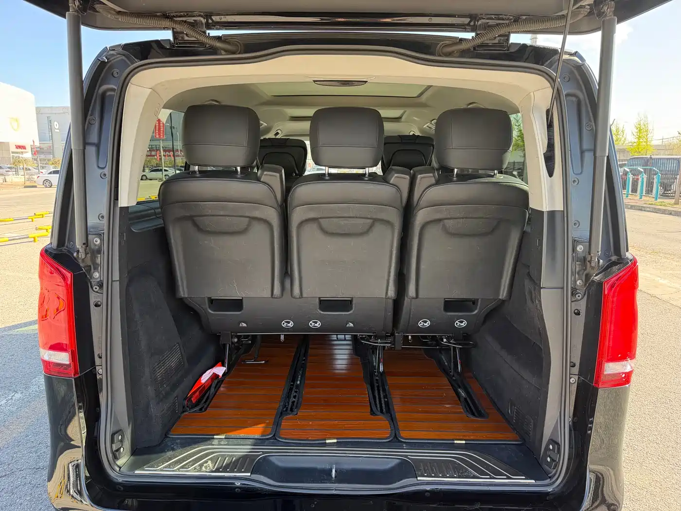 Mercedes-Benz V-Class 2018 V 260 Premium Edition China VI фото 31