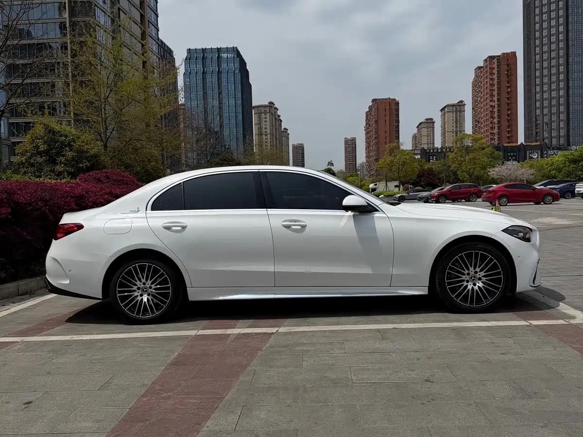 Mercedes-Benz C-Class 2023 C 260 L Night Edition Sport фото 9