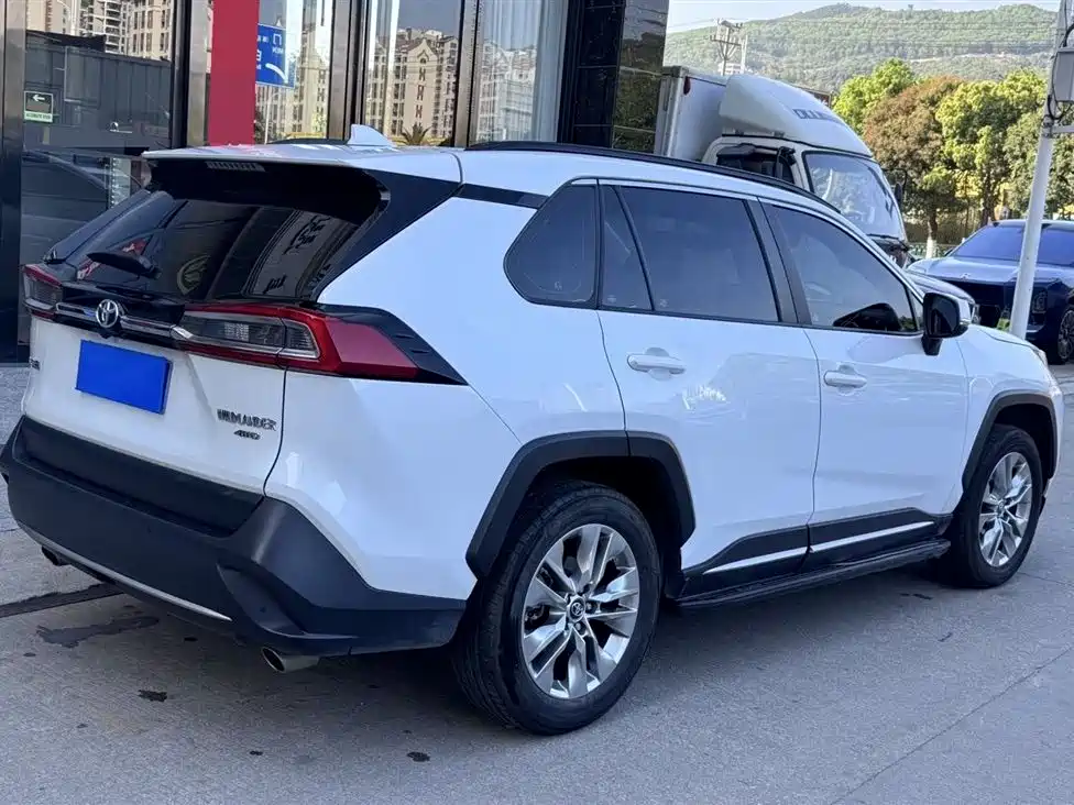 Toyota Wildlander 2021 2.0L CVT 4WD Luxury Edition фото 6