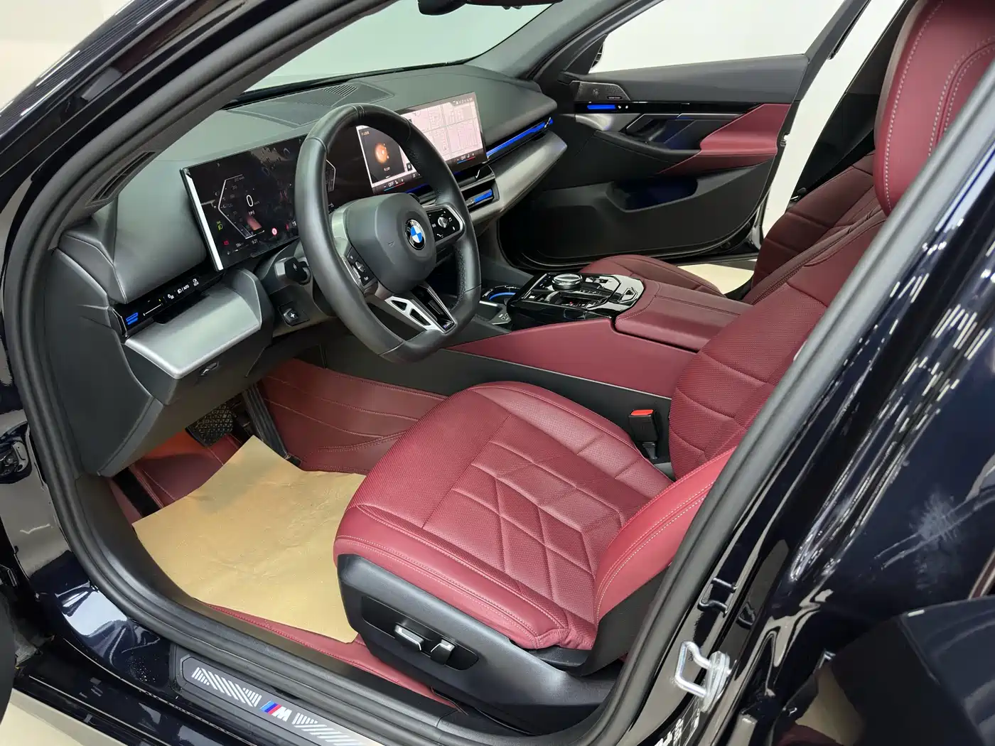 BMW 5 Series 2024 525Li M Sport Package фото 9