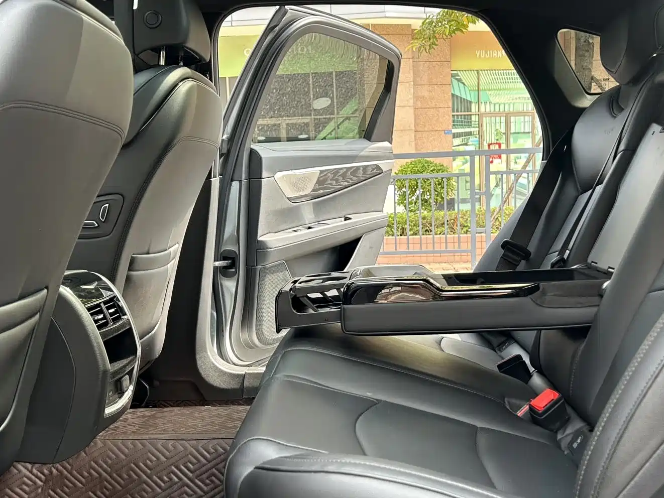 Cadillac CT6 2023 28T Luxury Edition фото 13