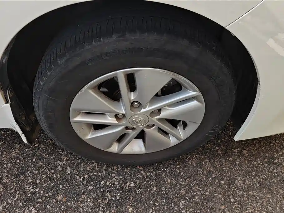 Toyota Corolla 2017 Facelift 1.6L S-CVT GL фото 6