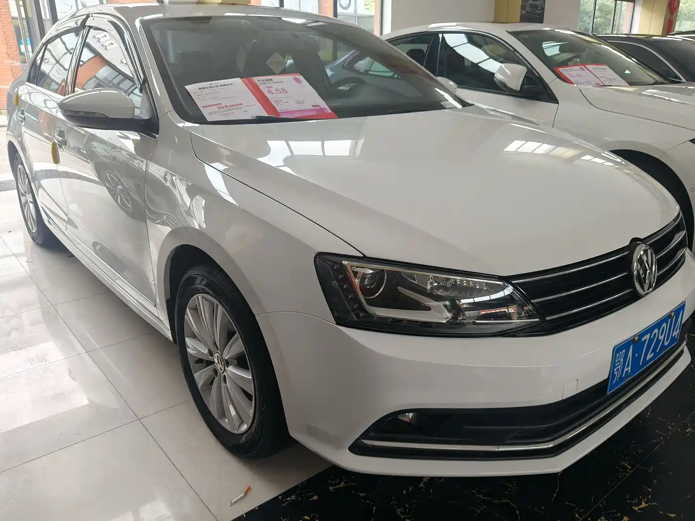 Volkswagen Sagitar 2015 230TSI Automatic Comfort фото 3