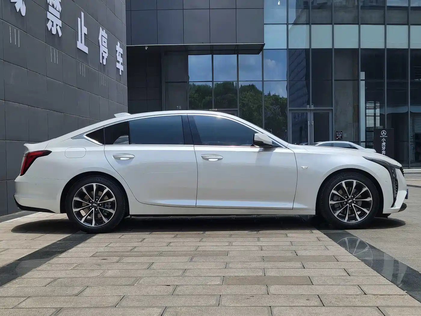 Cadillac CT5 2025 Model 28T Urban Sport Edition фото 18