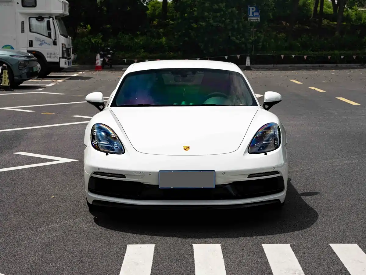 Photo 3 - Porsche 718
