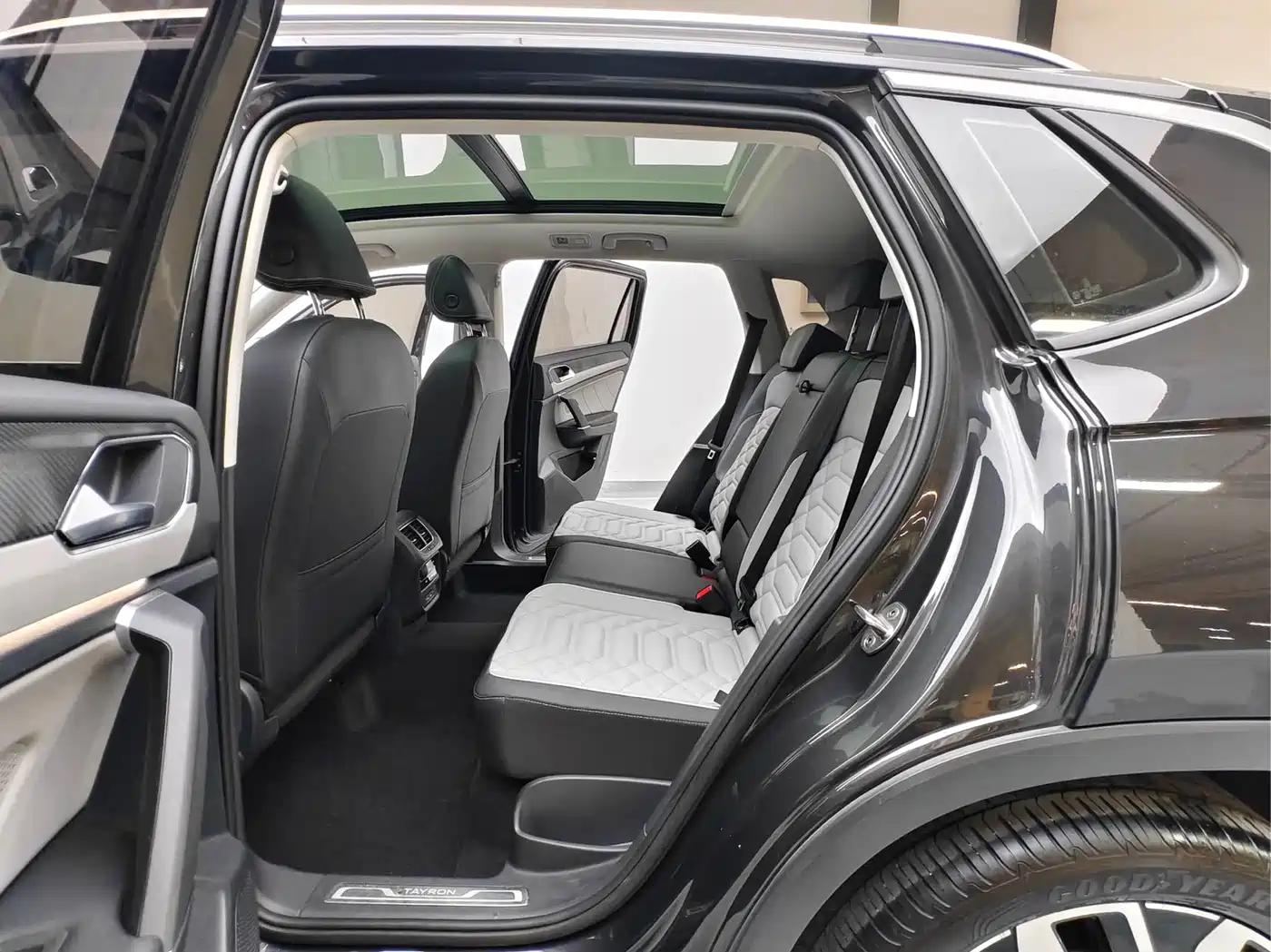 Volkswagen Tayron 2023 280TSI 2WD Luxury Plus Advanced Edition фото 8