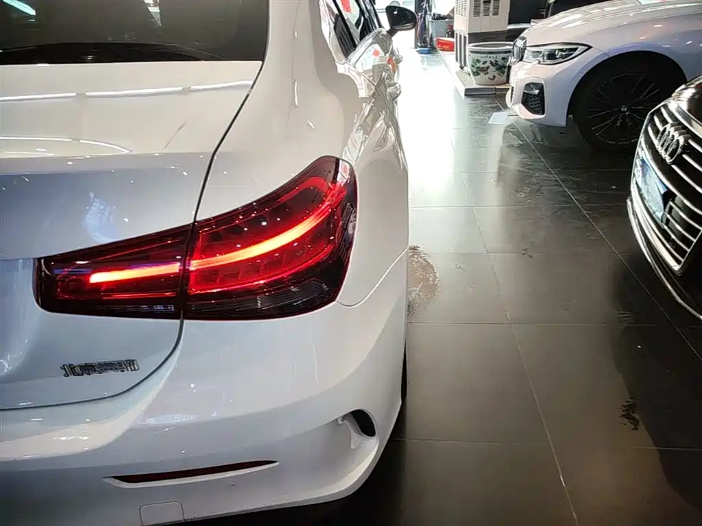 Mercedes-Benz A-Class 2021 Facelift A 180 L Sport Sedan фото 8