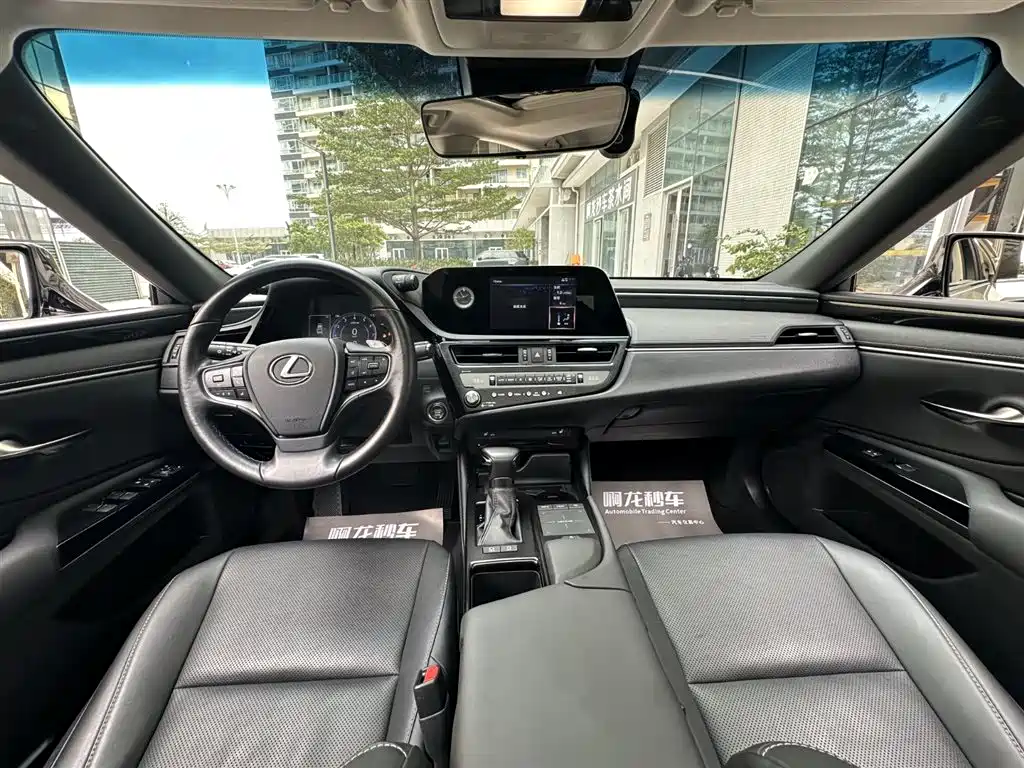 Lexus ES 2021 200 Excellence Edition фото 6