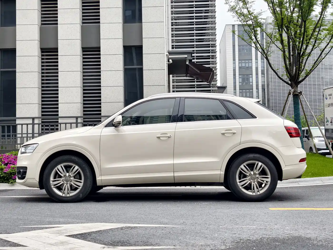 Audi Q3 2015 35 TFSI quattro Technology фото 2