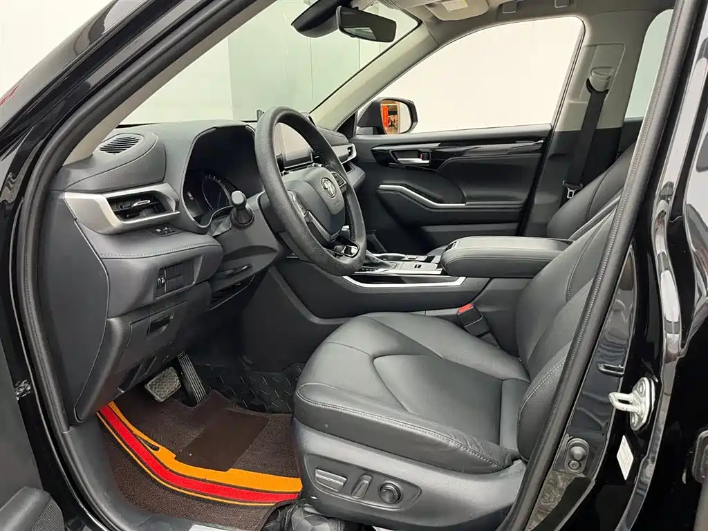 Toyota Highlander 2023 2.5L Smart Hybrid Dual Engine AWD Luxury 7-Seater фото 7
