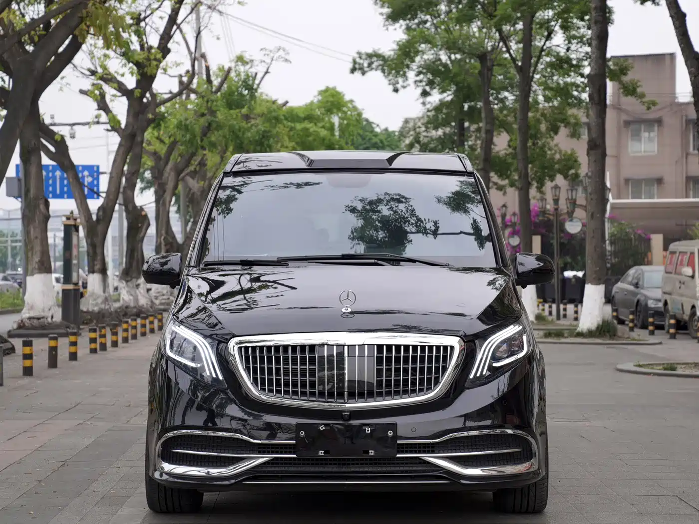 Mercedes-Benz Vito 2023 2.0T Elite 7-Seater