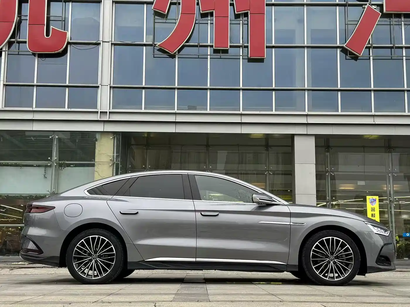 BYD Han 2022 DM-i 121KM Premium Edition фото 10
