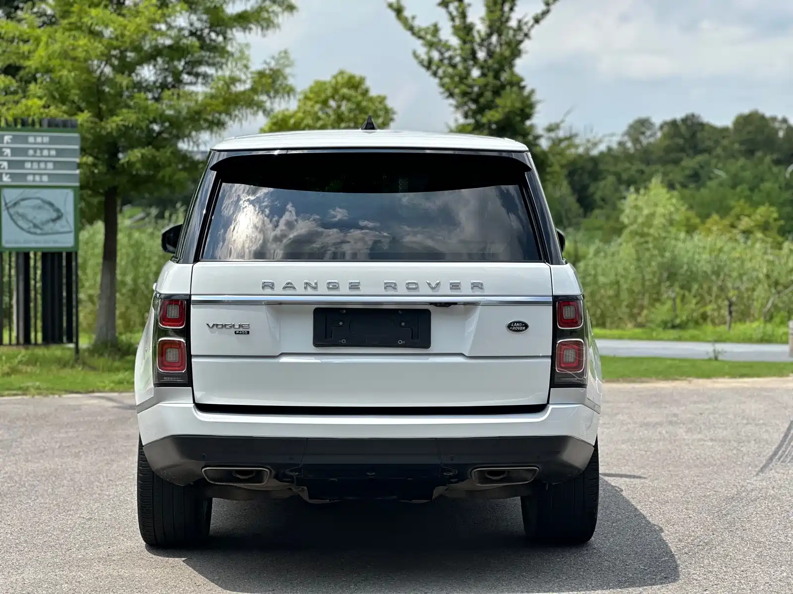 Photo 5 - Land Rover Range Rover