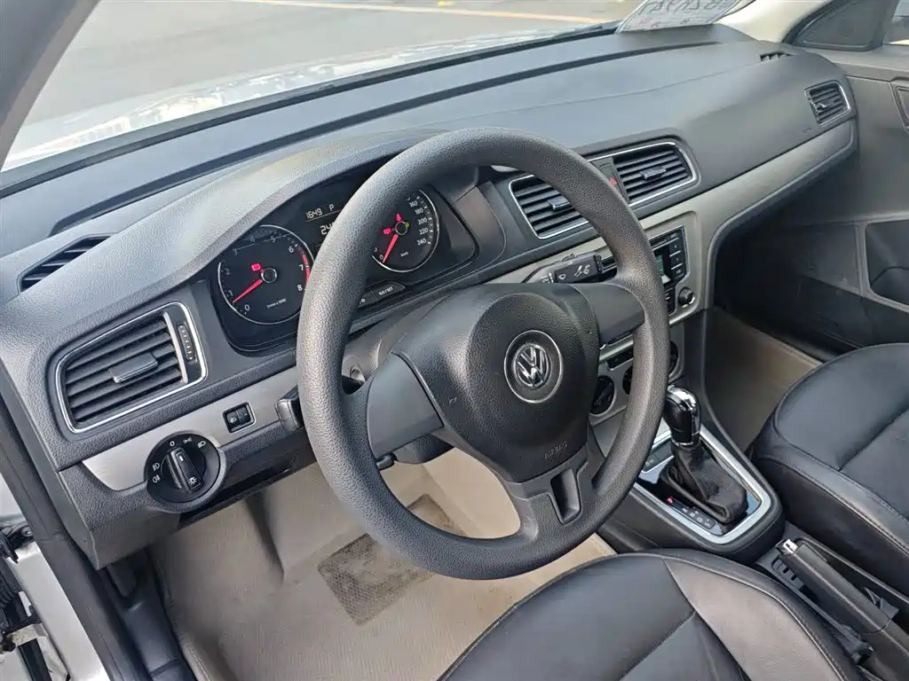 Volkswagen Lavida 2013 Facelift 1.4TSI DSG Comfort фото 7