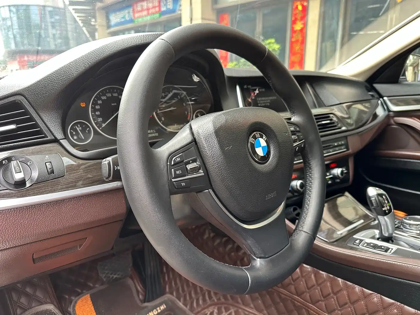 BMW 5 Series 2014 525Li Luxury Design Package фото 20