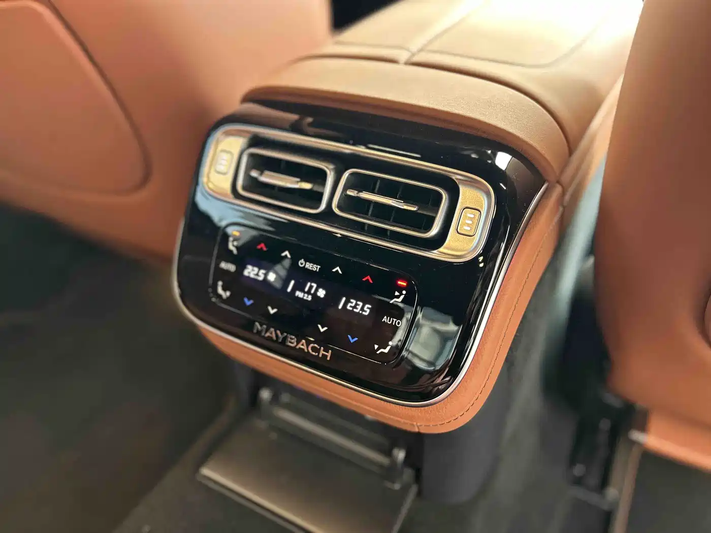 Mercedes-Benz Maybach S-Class 2024 S 480 4MATIC фото 9
