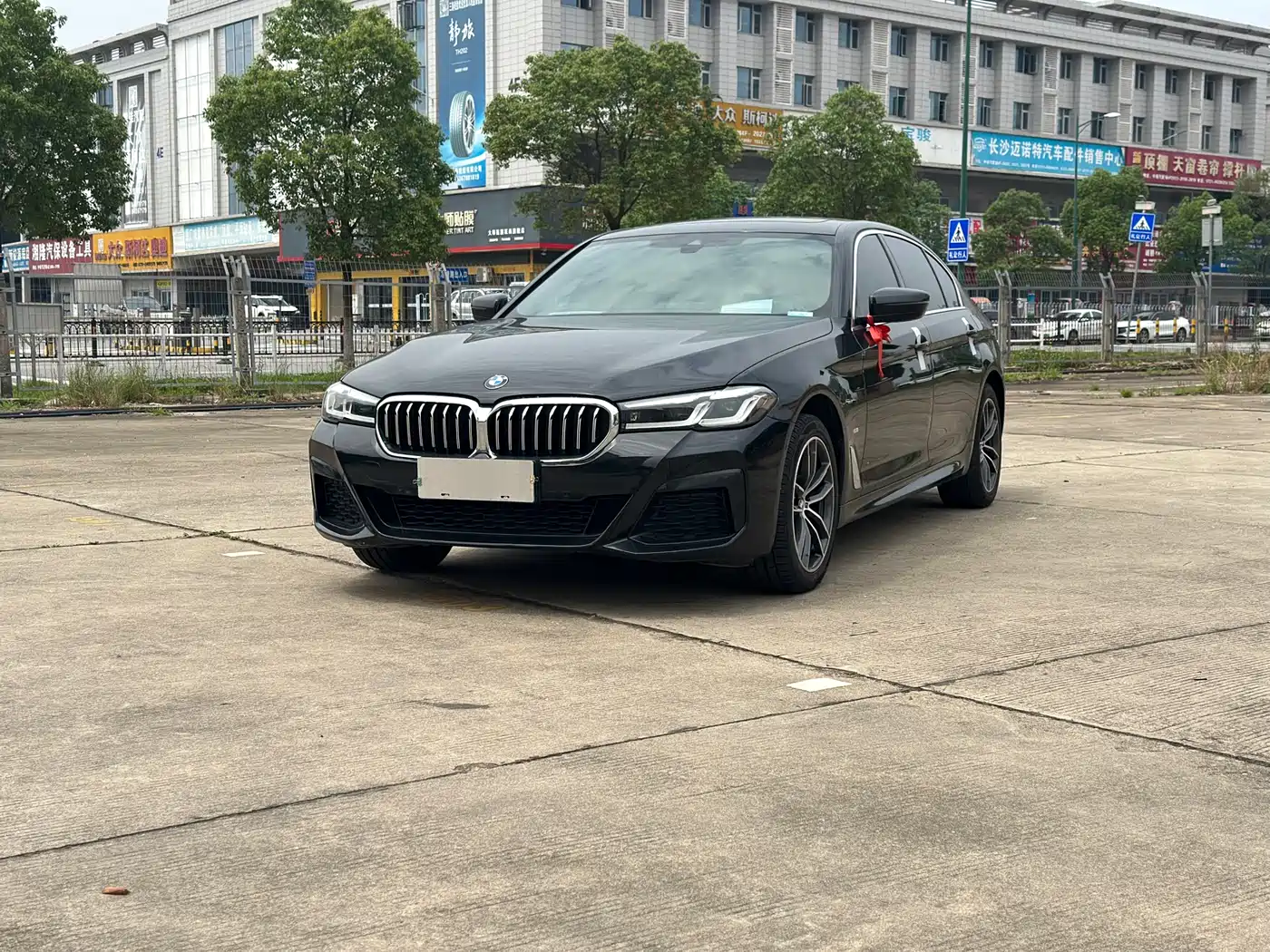 BMW 5 Series 2022 525Li M Sport Package фото 2
