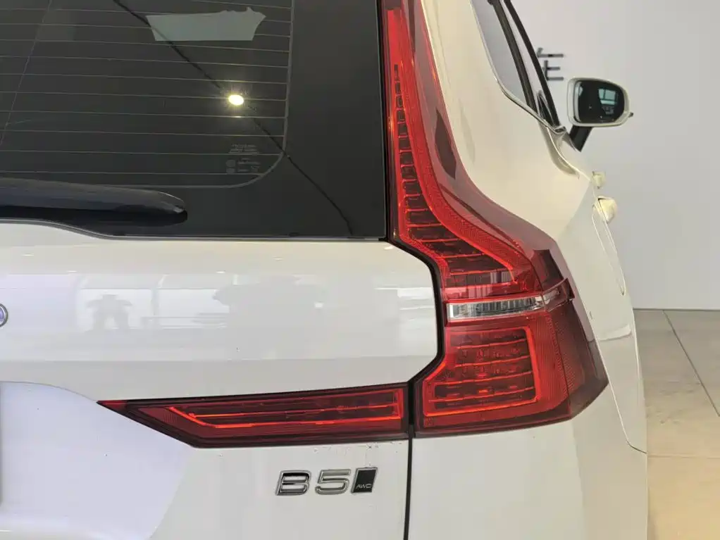 Фото 16 - Volvo XC60