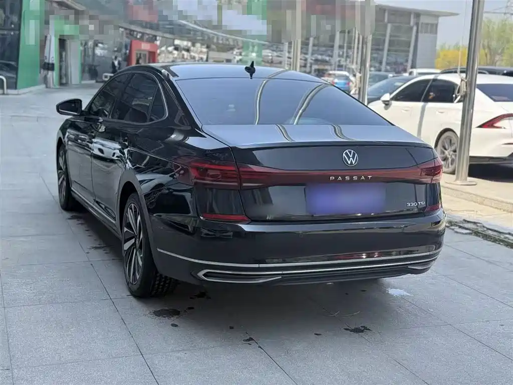 Volkswagen Passat 2022 330TSI Starlight Elite Edition фото 10