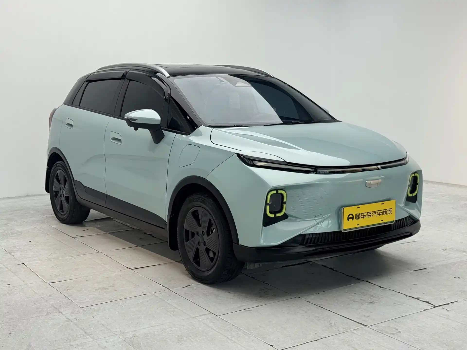 Фото 3 - Geely Geometry E Firefly