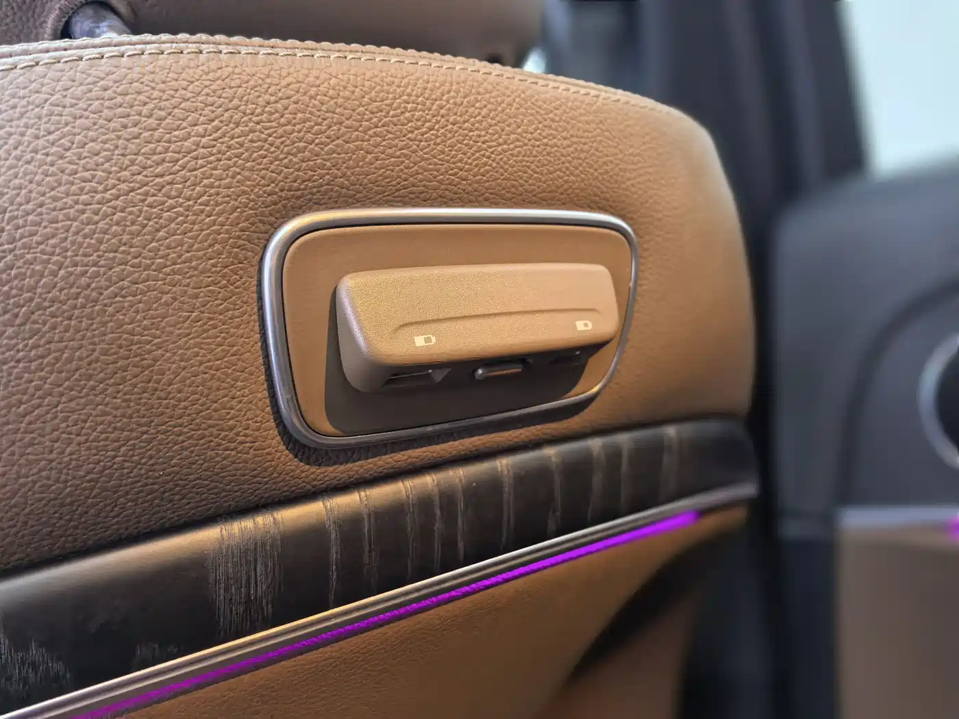 Mercedes-Benz E-Class 2020 E 300 L Sport Fashion Model фото 13