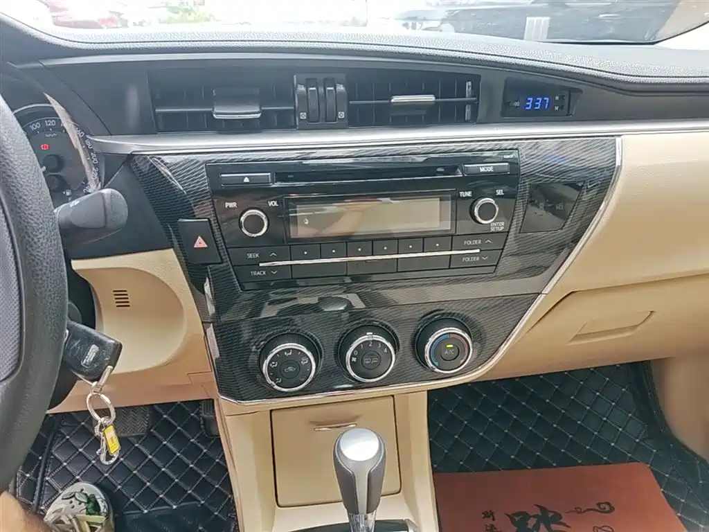 Toyota Corolla 2014 1.6L CVT GL-i фото 13