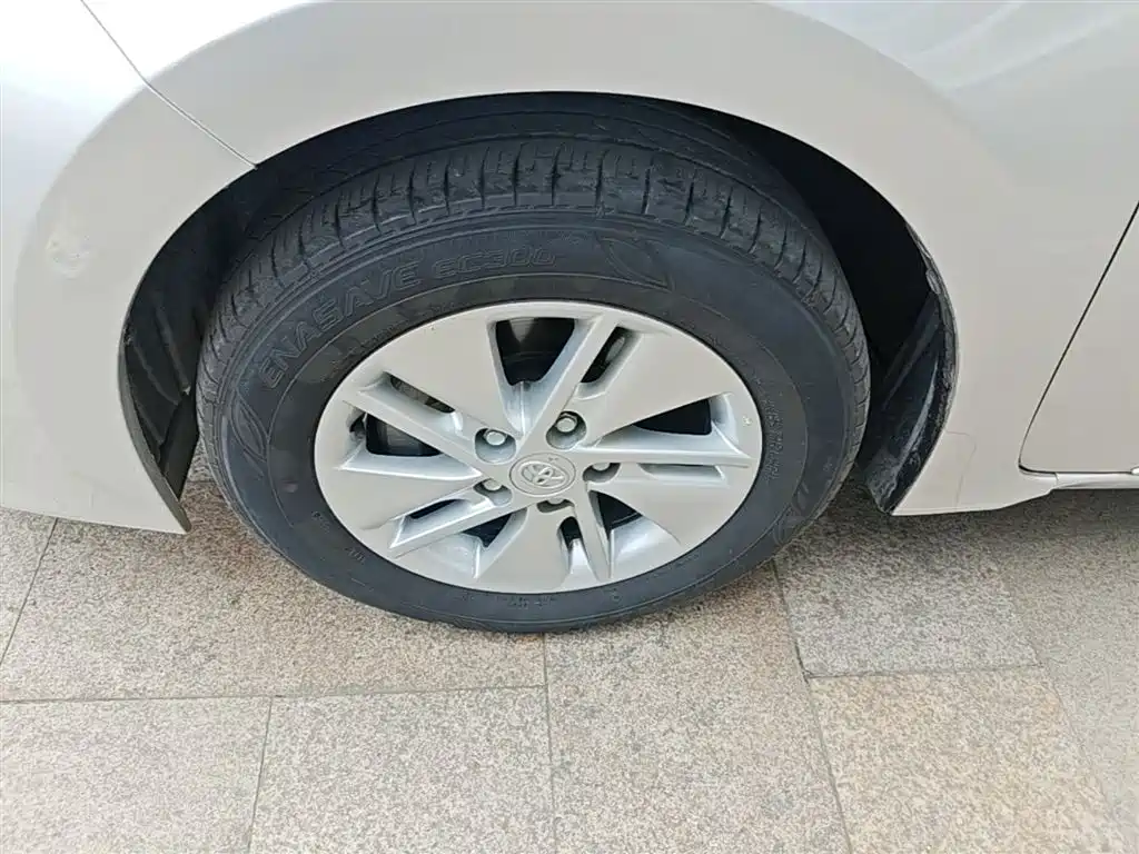 Toyota Corolla 2014 1.6L CVT GL-i фото 23