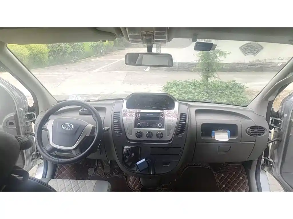 SAIC Maxus Xintu V80 2017 2016 2.5T Manual Business Travel China IV Extended Wheelbase Medium Roof 17-seater
