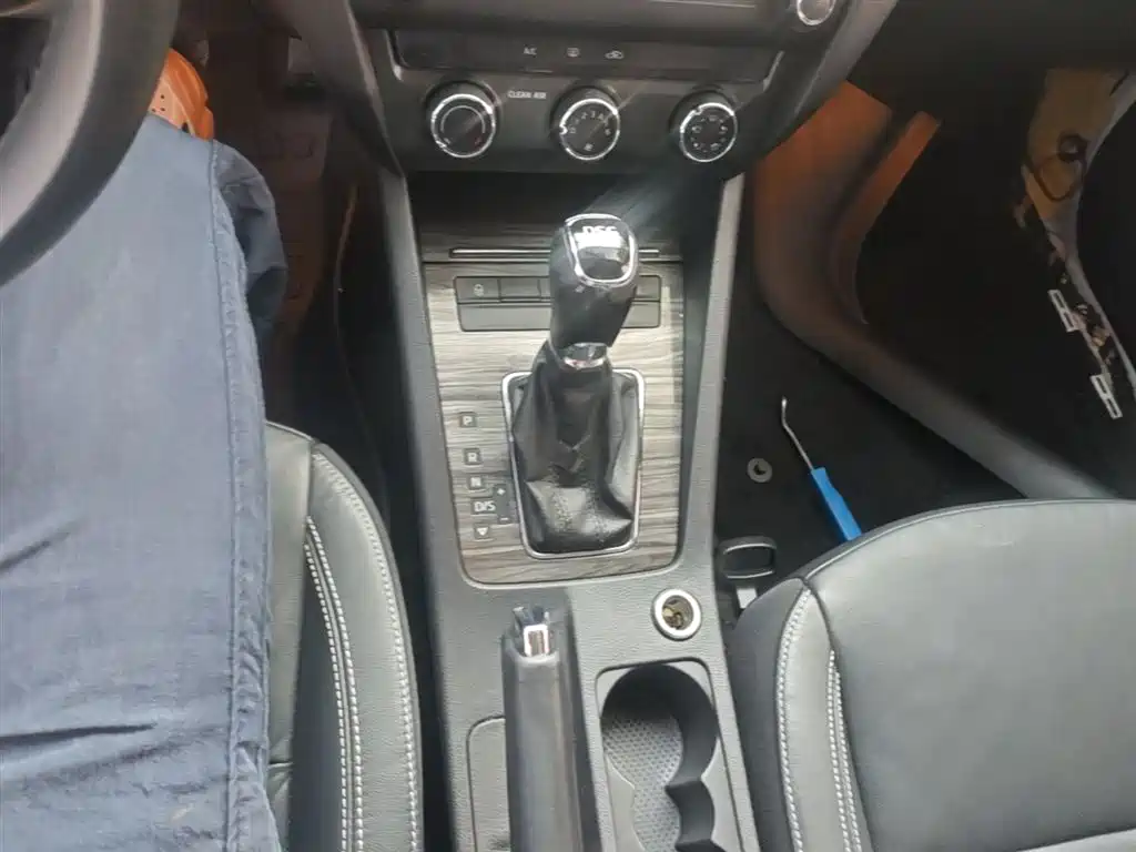 Škoda Octavia 2017 TSI280 DSG ZhiXing фото 14