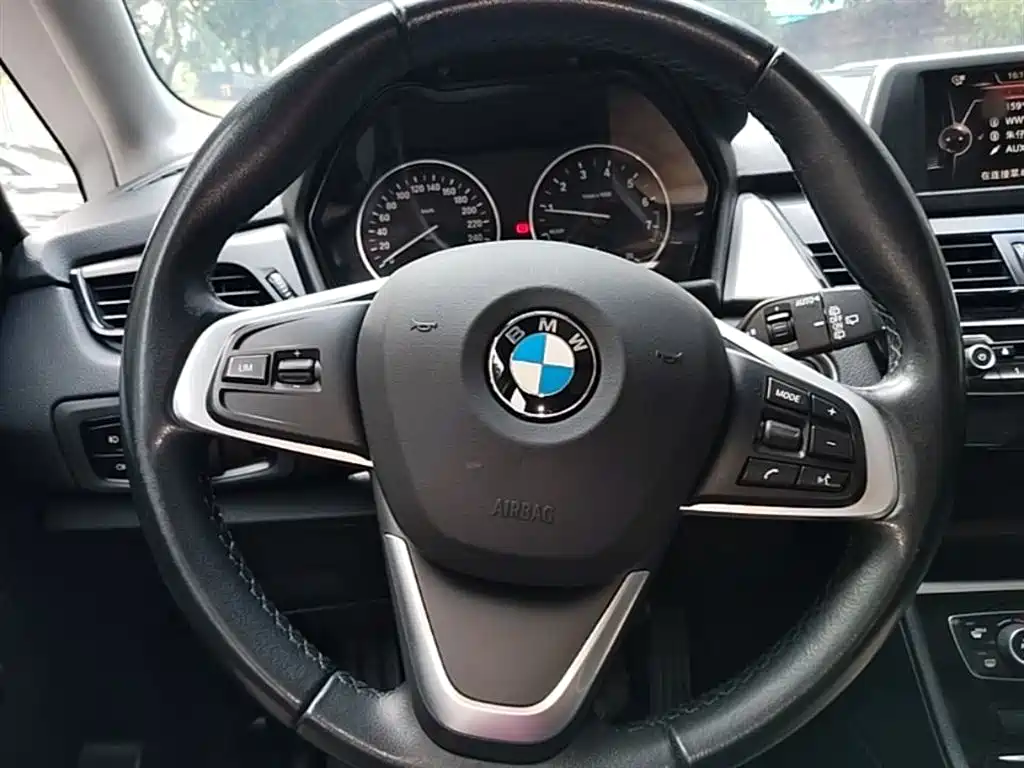 BMW 2 Series Touring 2016 220i Leading Model фото 11