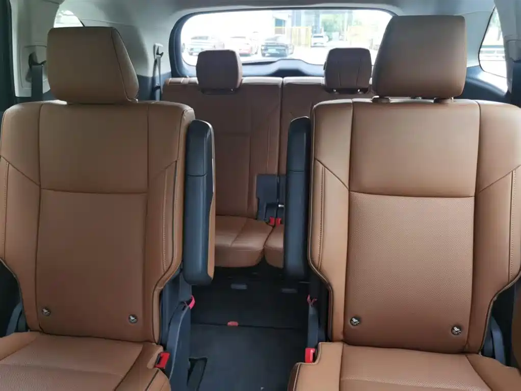 Hongqi HS7 PHEV 2025 2.0T PHEV 4WD 6-Seater Commemorative Edition фото 8