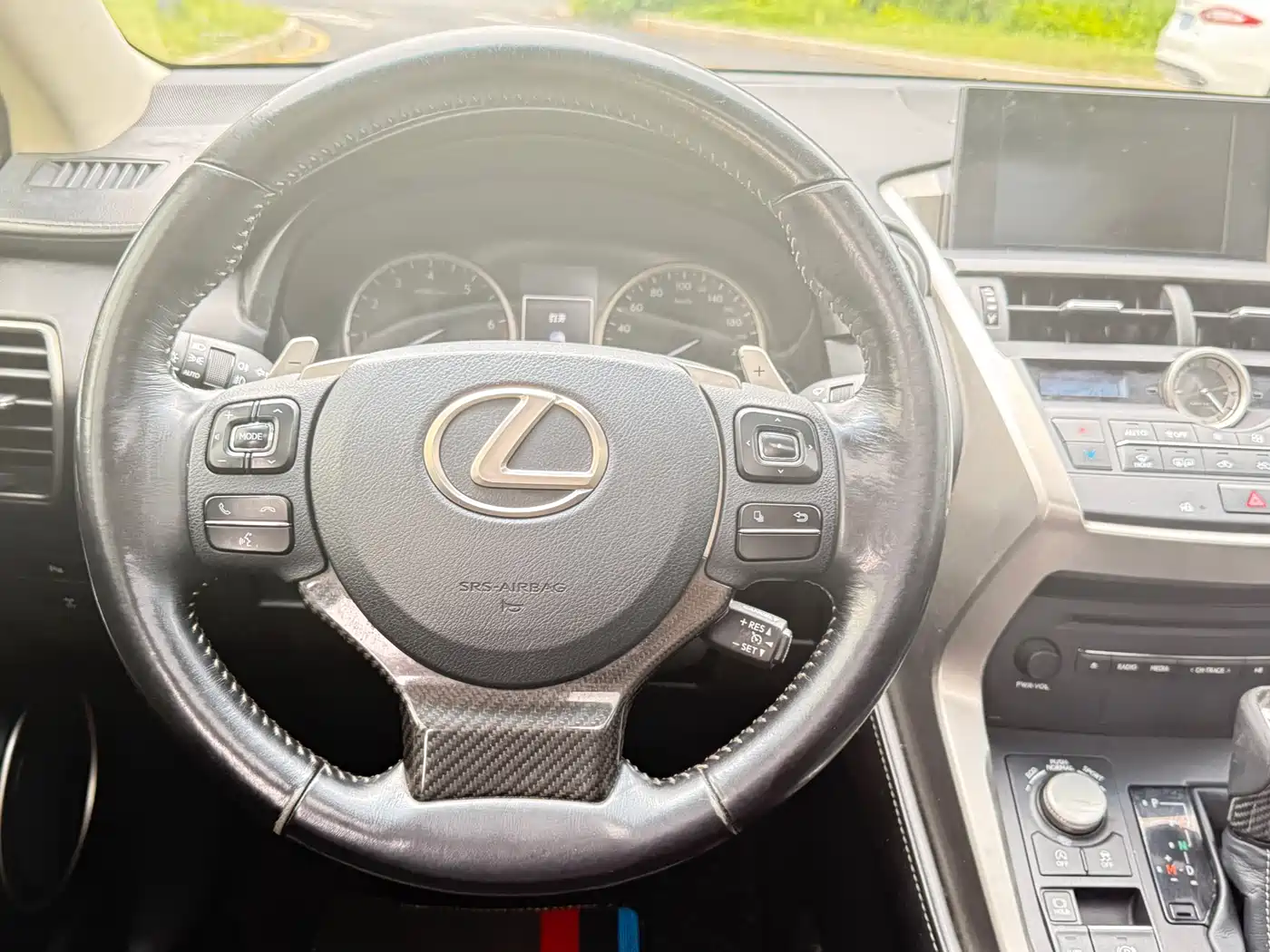 Lexus NX 2015 200t AWD F Sport фото 10