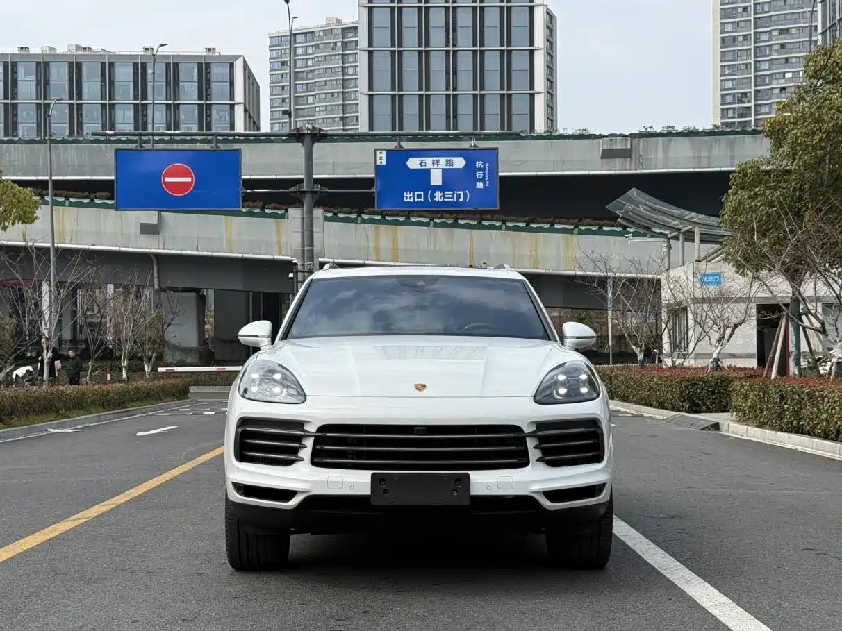 Porsche Cayenne 2019 Cayenne 3.0T фото 2