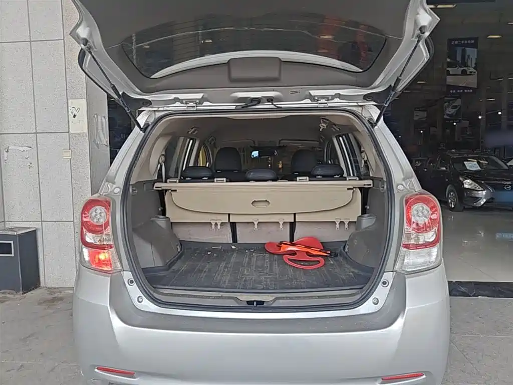 Toyota E'Z 2014 Xingyao 180E CVT Elite фото 19