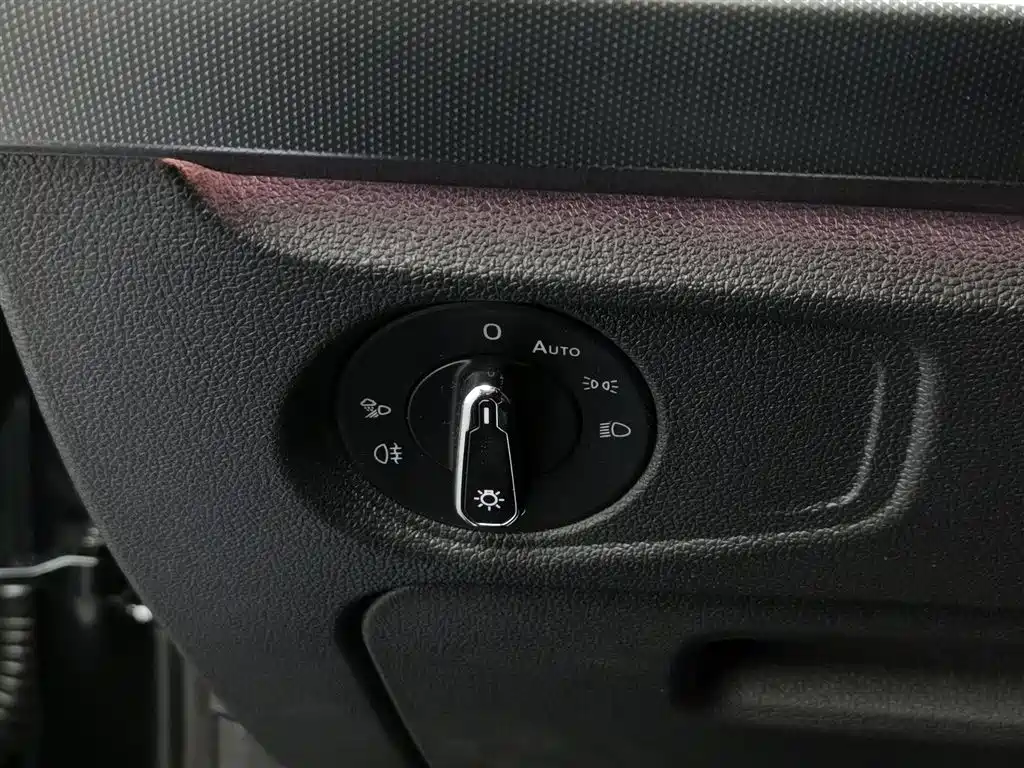 Volkswagen Passat New Energy 2023 430PHEV Hybrid Luxury фото 21