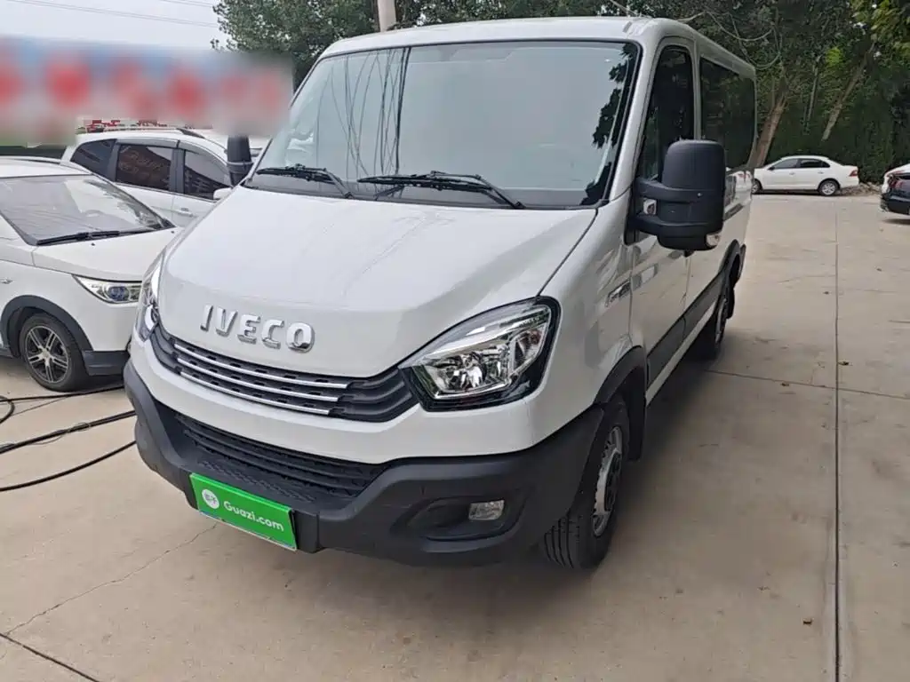 Iveco Daily 2025 2021 2.0T Manual Chaorui Short Wheelbase Low Roof Sliding Door F1A