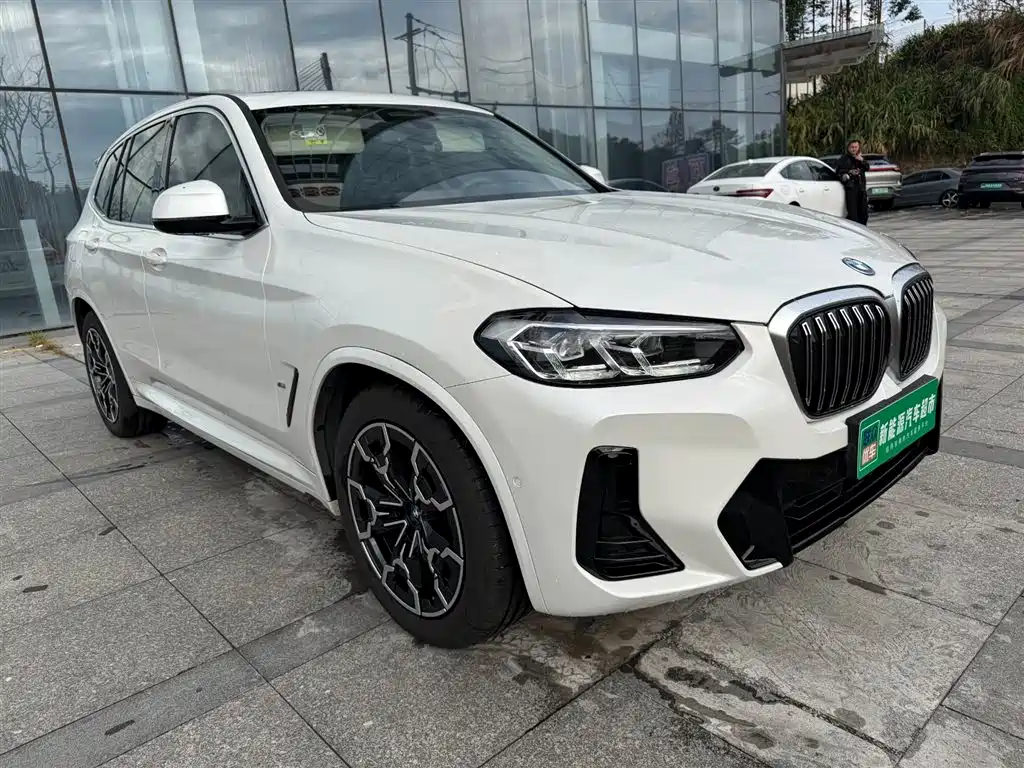 BMW IX3