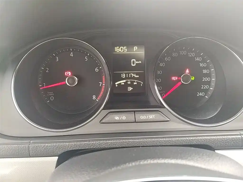 Volkswagen Lavida 2017 1.6L Automatic Comfort Edition фото 12