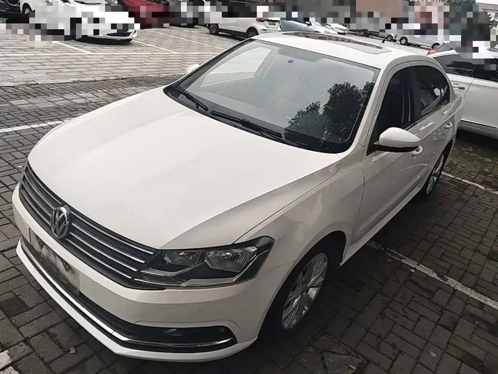 Volkswagen Lavida 2017 1.6L Automatic Comfort Edition фото 2