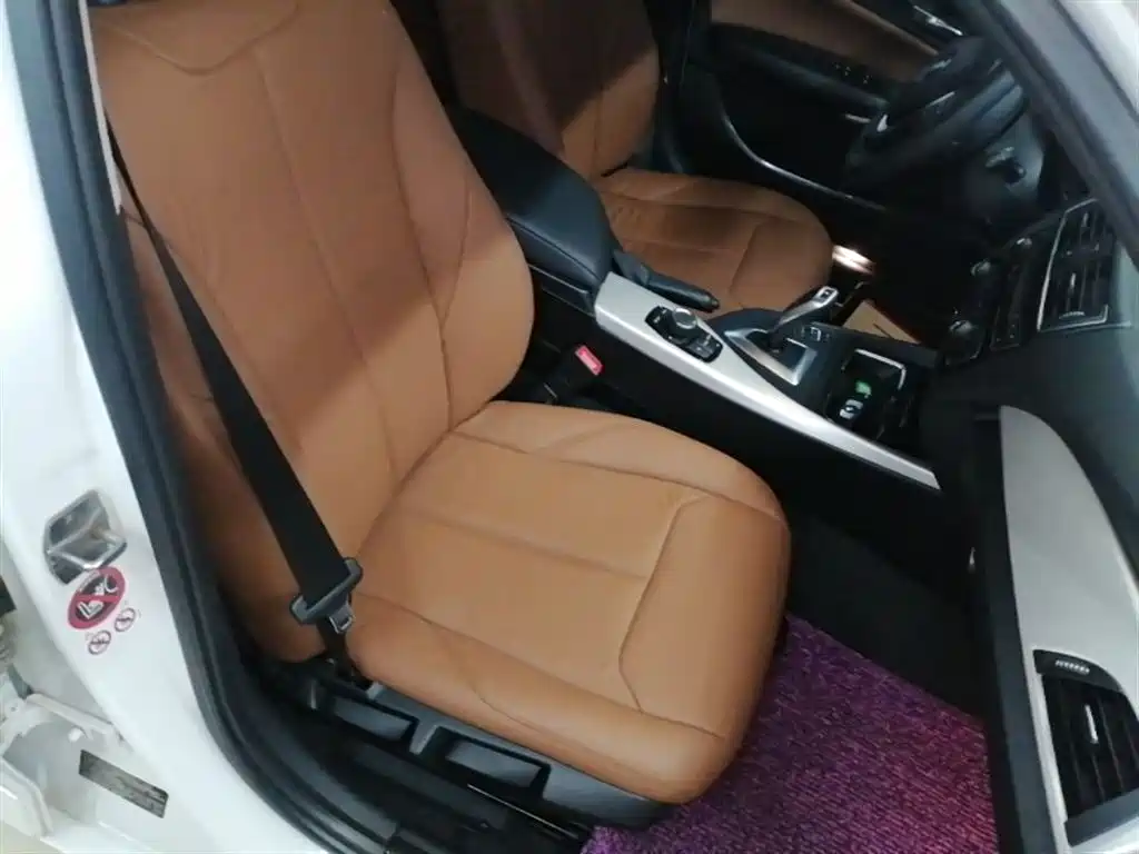 BMW 1 Series (Import) 2015 118i Leading фото 25