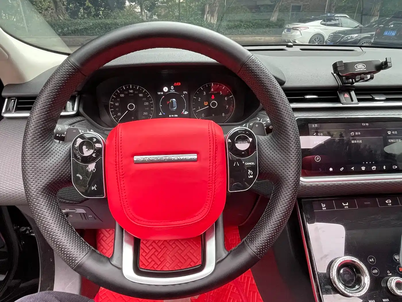 Land Rover Range Rover Velar 2019 250PS фото 16